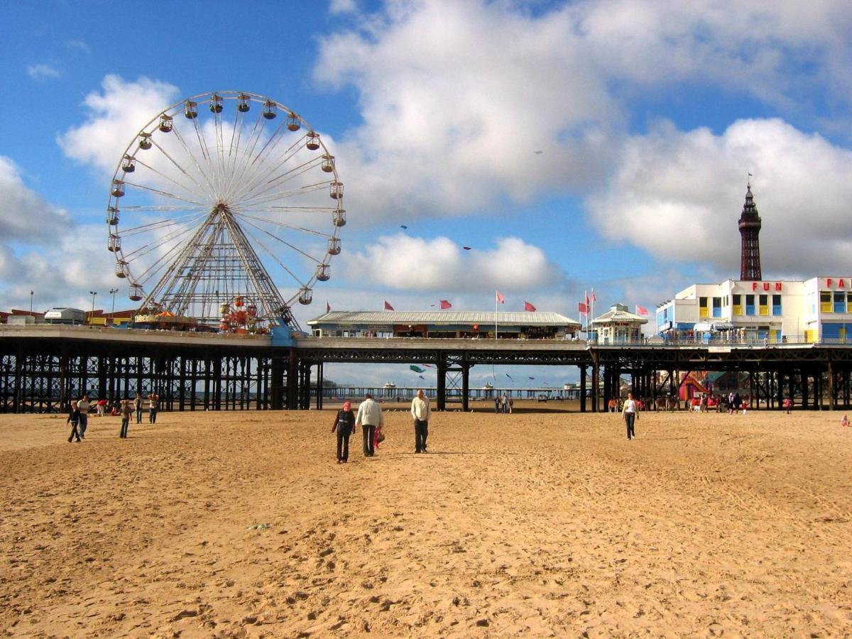 White Moon Hotel Blackpool Exterior photo