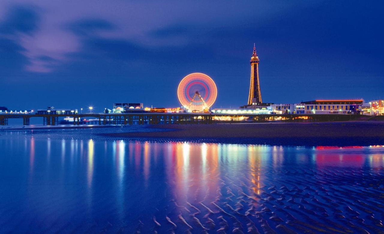 White Moon Hotel Blackpool Exterior photo
