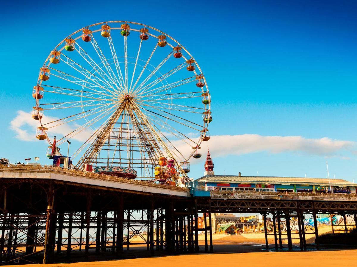 White Moon Hotel Blackpool Exterior photo